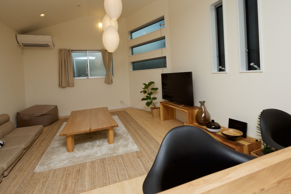 NISHI-SUGAMO GUEST HOUSE 2MIN TO NISHI-SUGAMO STA. 13MIN TO IKEBUKURO STA. 東京