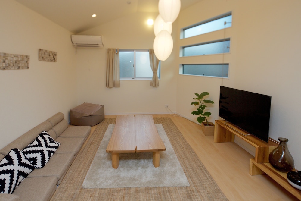 NISHI-SUGAMO GUEST HOUSE 2MIN TO NISHI-SUGAMO STA. 13MIN TO IKEBUKURO STA. 東京