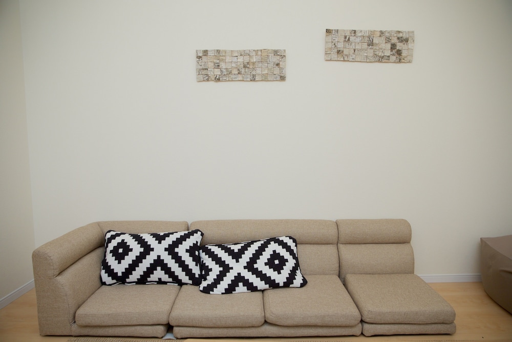 NISHI-SUGAMO GUEST HOUSE 2MIN TO NISHI-SUGAMO STA. 13MIN TO IKEBUKURO STA. 東京