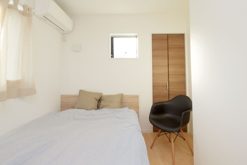 NISHI-SUGAMO GUEST HOUSE 2MIN TO NISHI-SUGAMO STA. 13MIN TO IKEBUKURO STA. 東京
