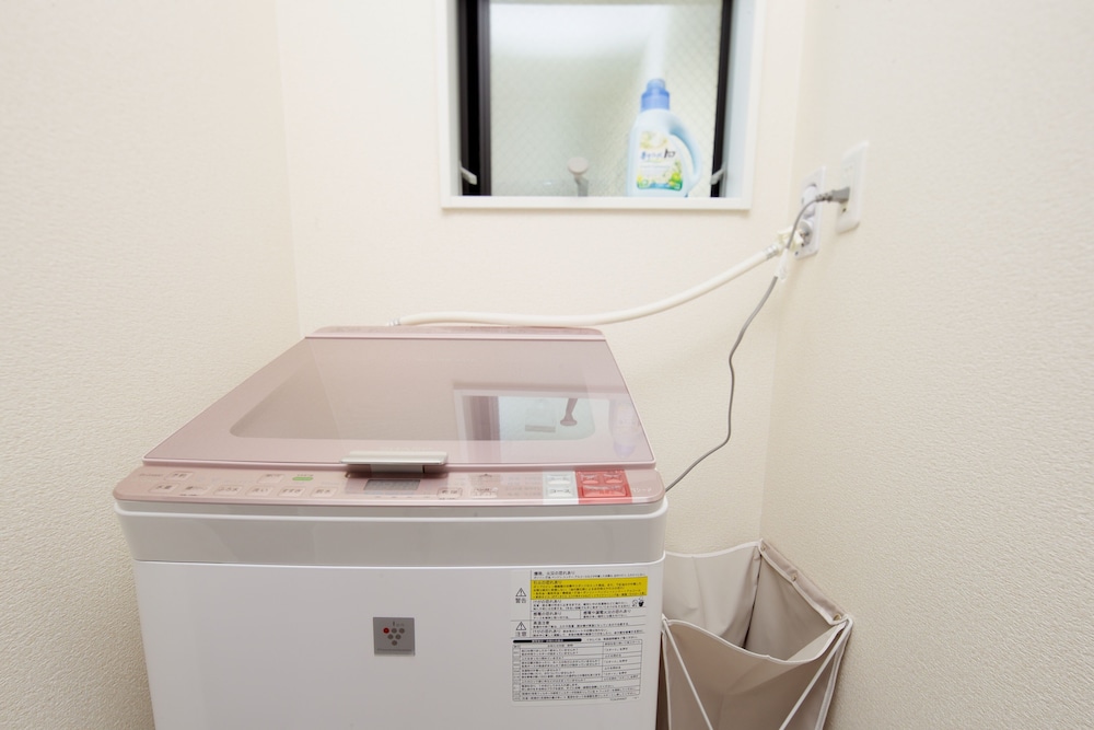 NISHI-SUGAMO GUEST HOUSE 2MIN TO NISHI-SUGAMO STA. 13MIN TO IKEBUKURO STA. 東京