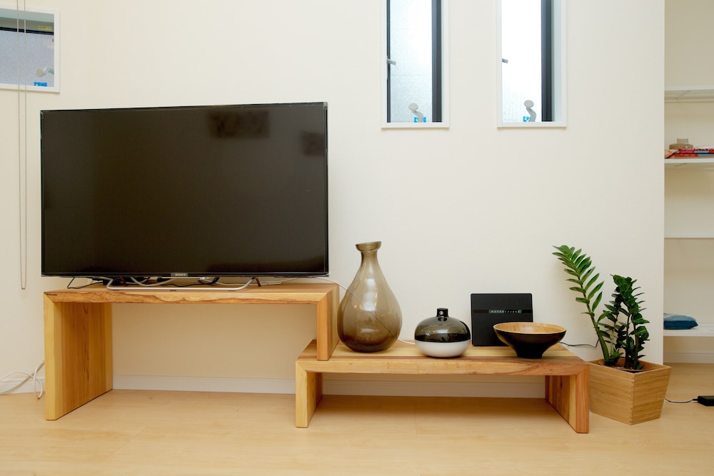 NISHI-SUGAMO GUEST HOUSE 2MIN TO NISHI-SUGAMO STA. 13MIN TO IKEBUKURO STA. 東京