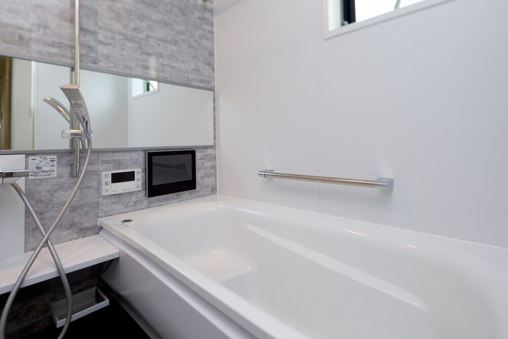 NISHI-SUGAMO GUEST HOUSE 2MIN TO NISHI-SUGAMO STA. 13MIN TO IKEBUKURO STA. 東京