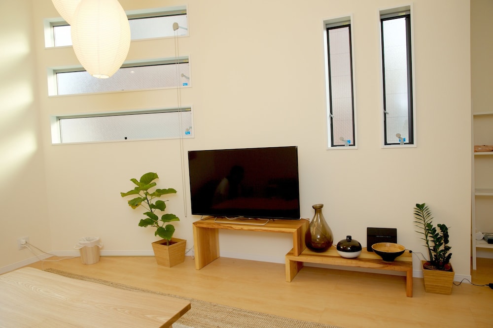 NISHI-SUGAMO GUEST HOUSE 2MIN TO NISHI-SUGAMO STA. 13MIN TO IKEBUKURO STA. 東京