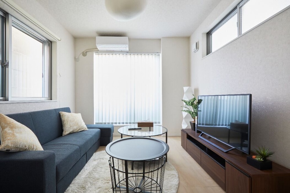 KASAI GUEST HOUSE, 4MIN TO KASAI STA, DIRECT BUSES TO AIRPORT & DISNEY 東京