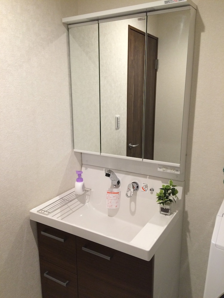 KASAI GUEST HOUSE, 4MIN TO KASAI STA, DIRECT BUSES TO AIRPORT & DISNEY 東京