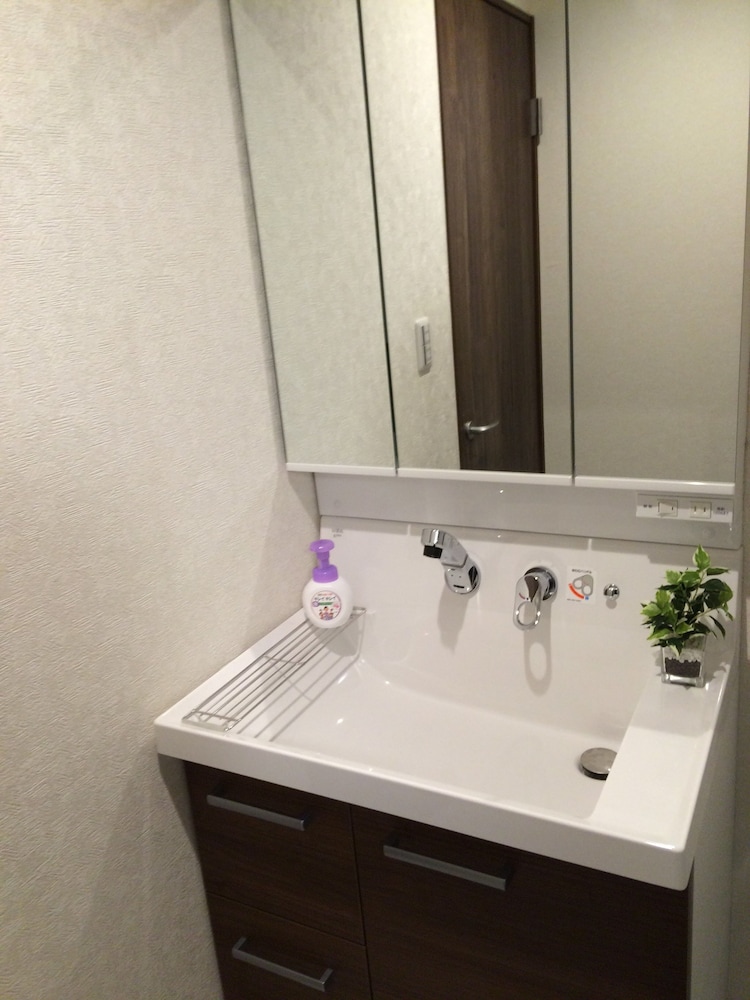 KASAI GUEST HOUSE, 4MIN TO KASAI STA, DIRECT BUSES TO AIRPORT & DISNEY 東京