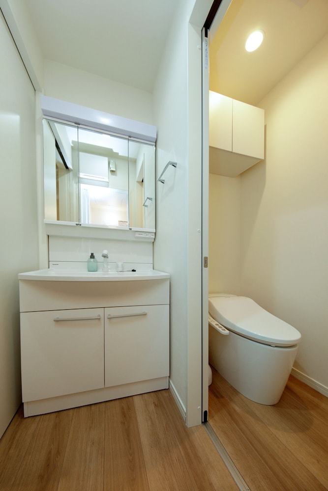 JR STATION APARTMENT 2F 東京