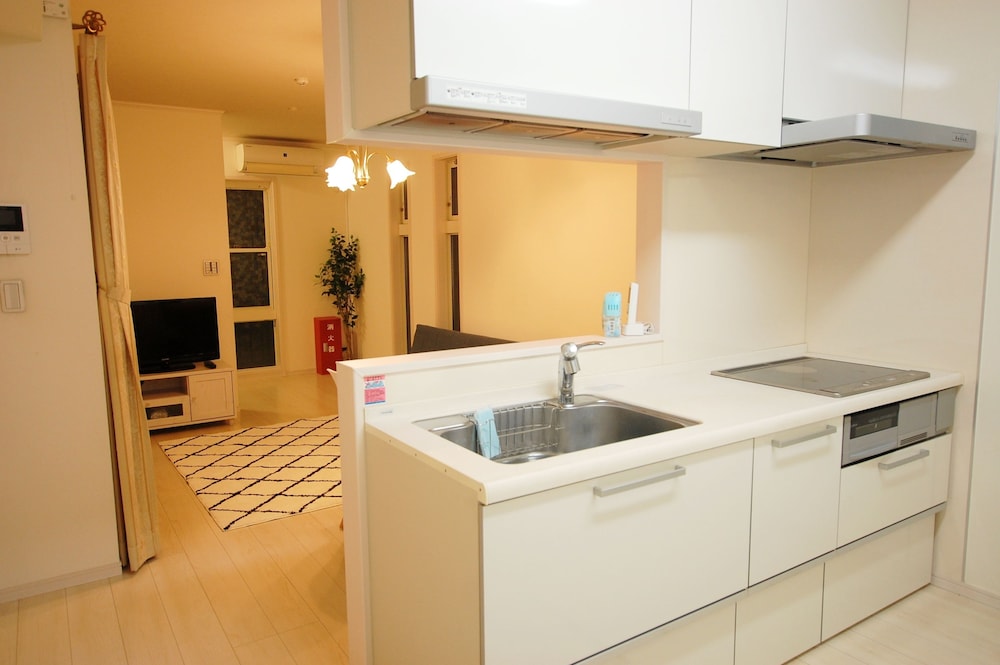 SOSHIGAYA APARTMENT 1F 東京