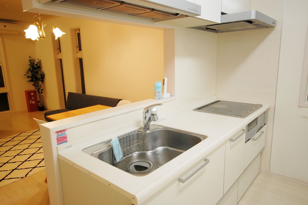 SOSHIGAYA APARTMENT 1F 東京