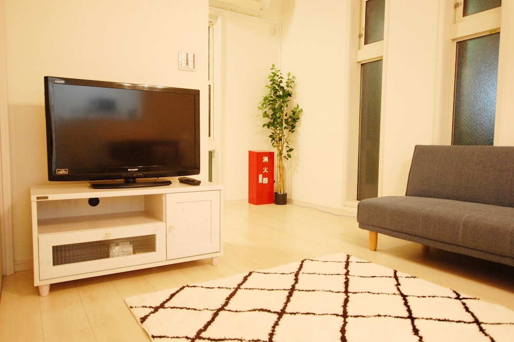 SOSHIGAYA APARTMENT 1F 東京