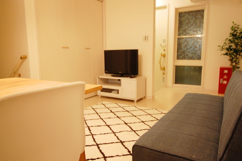 SOSHIGAYA APARTMENT 1F 東京