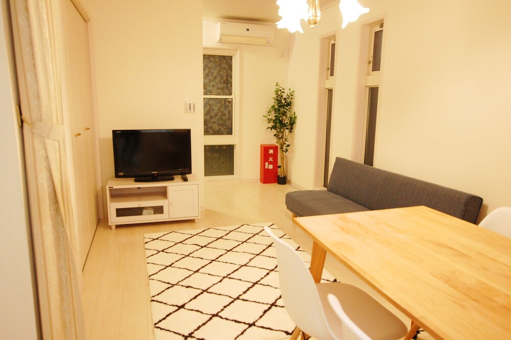 SOSHIGAYA APARTMENT 1F 東京