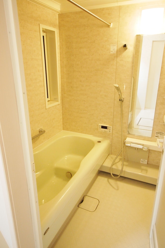 SOSHIGAYA APARTMENT 1F 東京