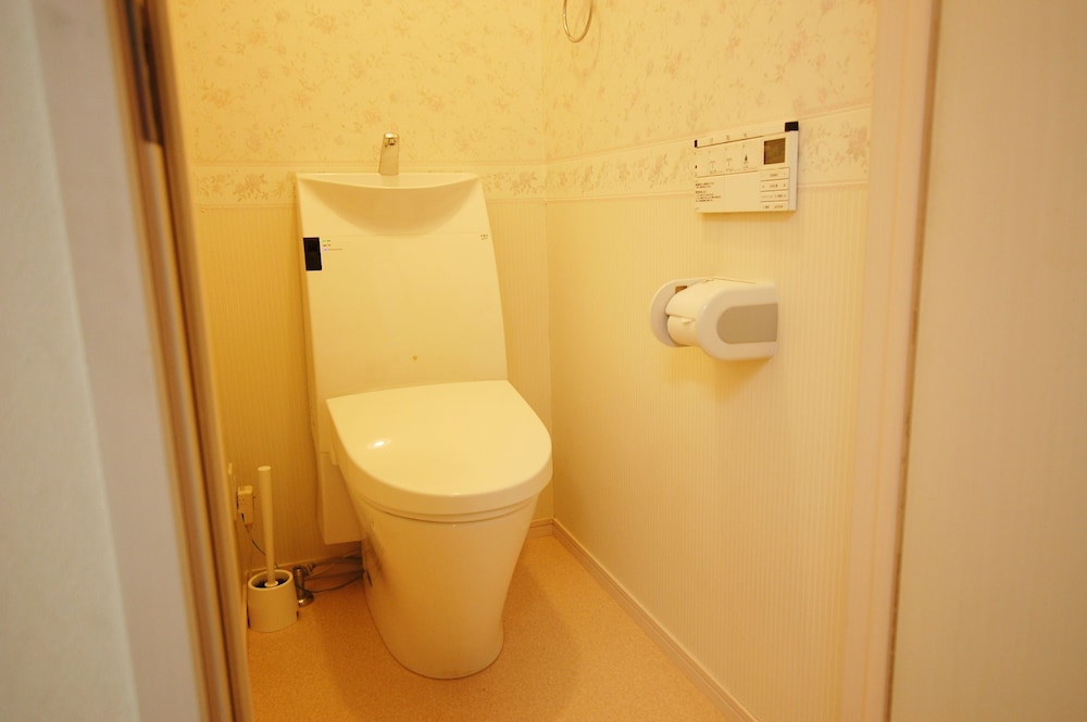 SOSHIGAYA APARTMENT 1F 東京