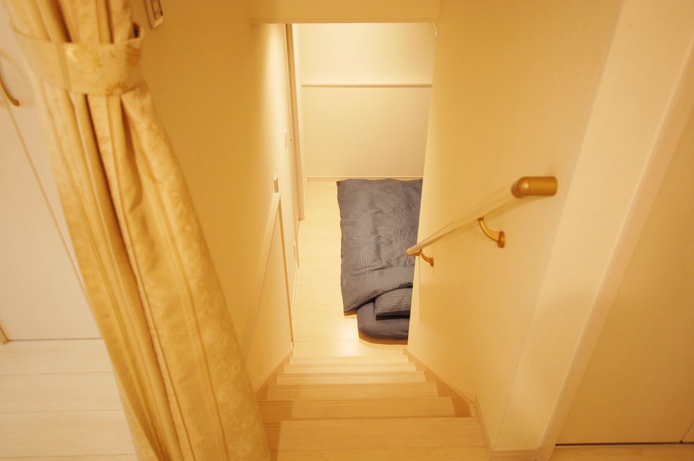 SOSHIGAYA APARTMENT 1F 東京