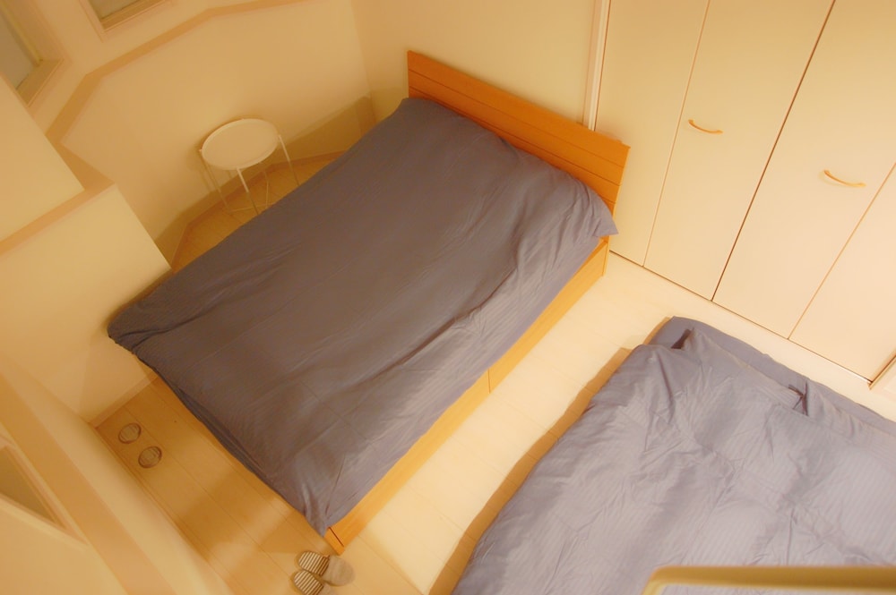 SOSHIGAYA APARTMENT 1F 東京