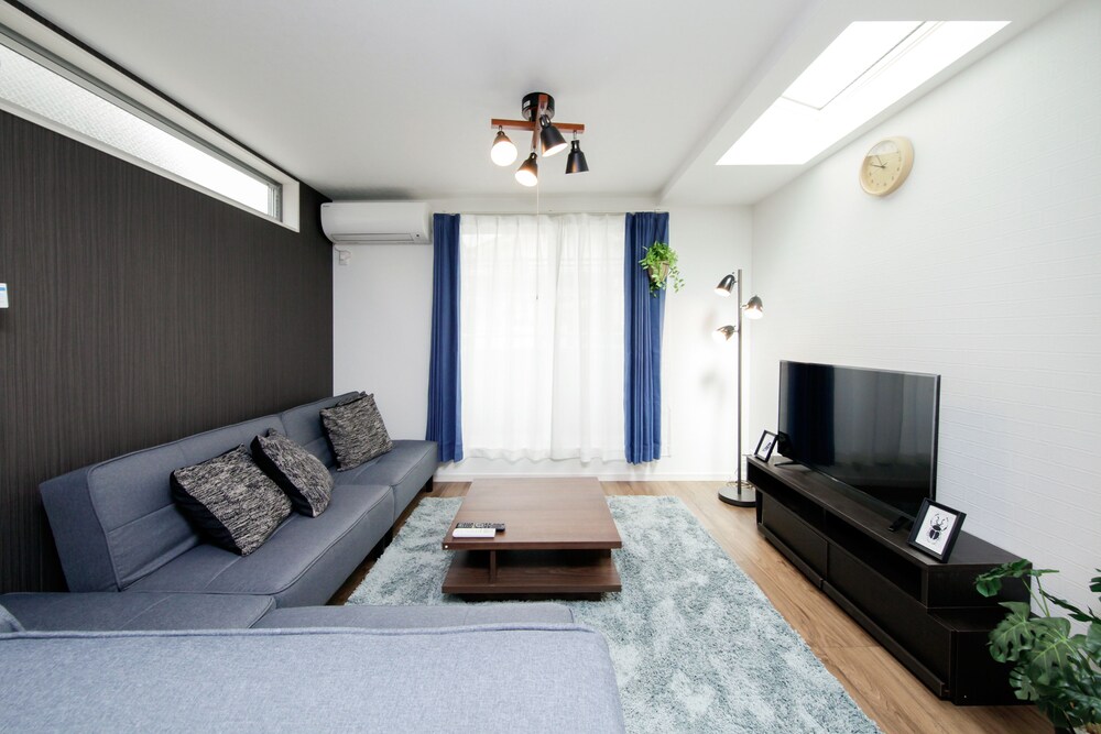 HIGASHI-ROKUGO HOUSE WHITE 東京