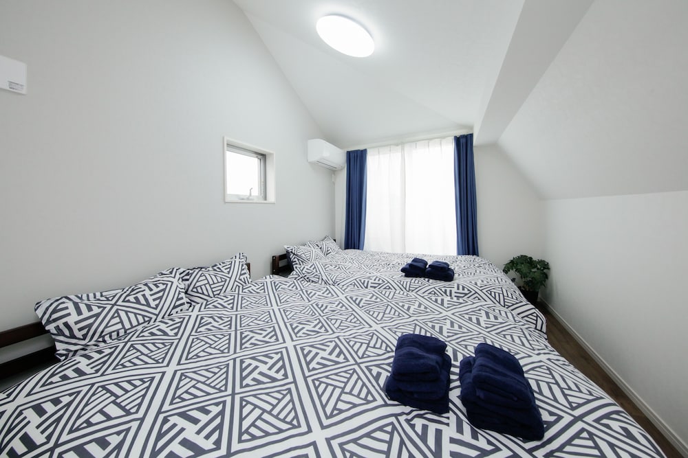 HIGASHI-ROKUGO HOUSE WHITE 東京