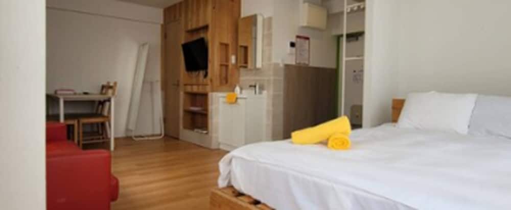 RHODES KAGURAZAKA HOTEL 東京
