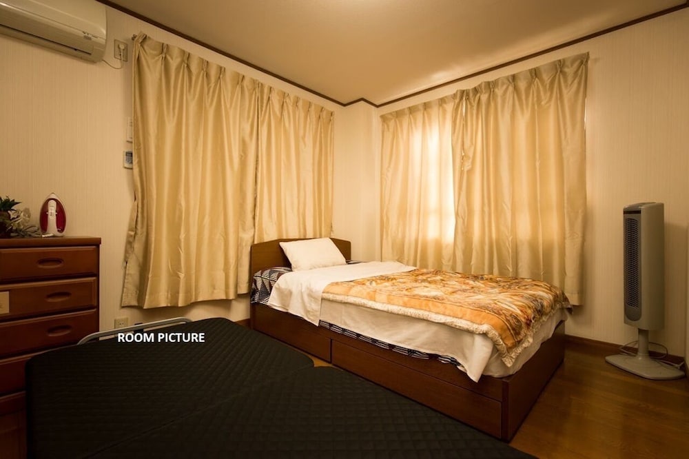 CENTRALLY LOCATED DELUXE FURNISHED.1 東京