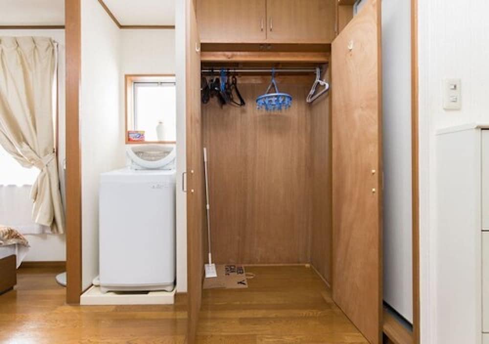 CENTRALLY LOCATED DELUXE FURNISHED.1 東京