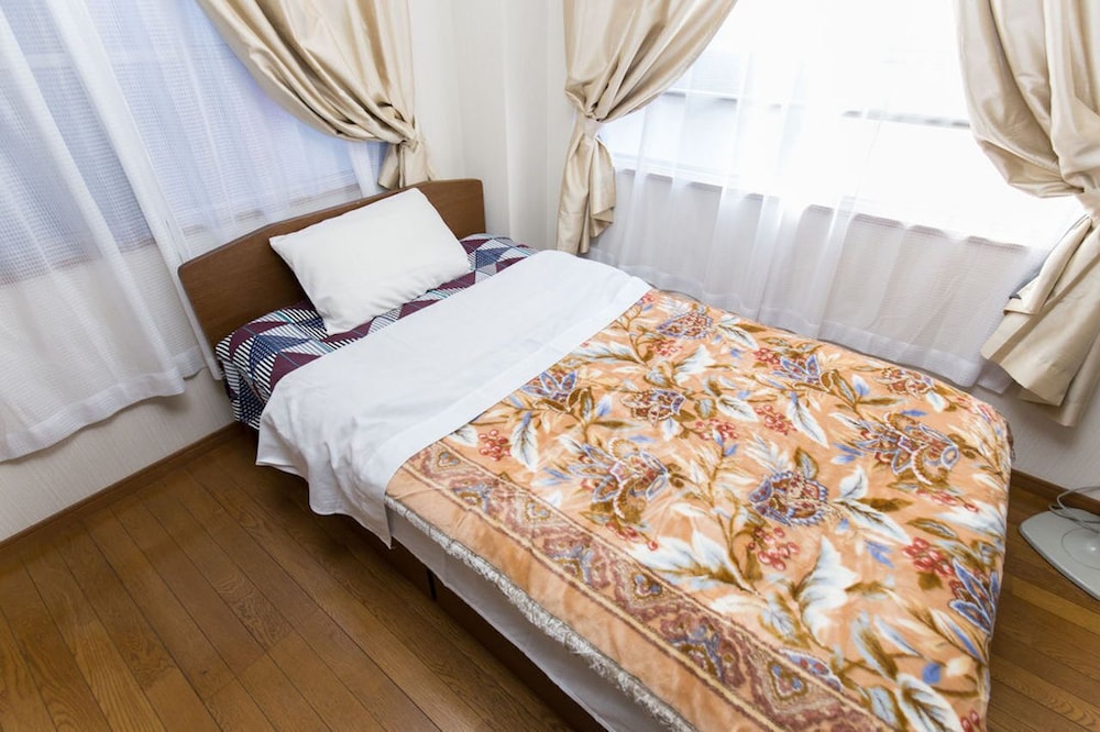 CENTRALLY LOCATED DELUXE FURNISHED.1 東京