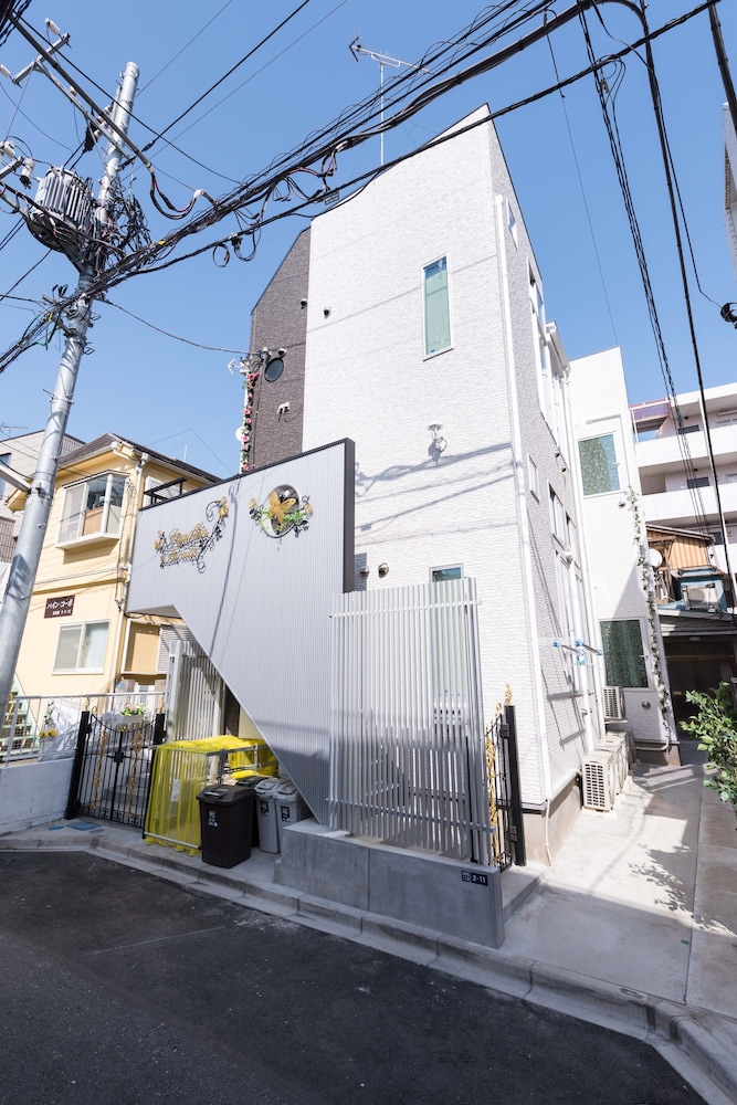 PAPILLON PARADIS NISHI-SHINJUKU 東京