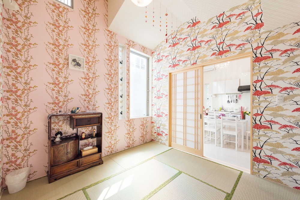 PAPILLON PARADIS NISHI-SHINJUKU 東京