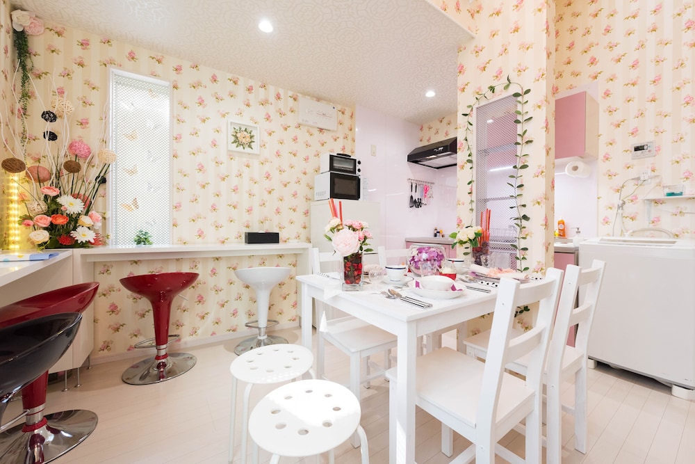 PAPILLON PARADIS NISHI-SHINJUKU 東京