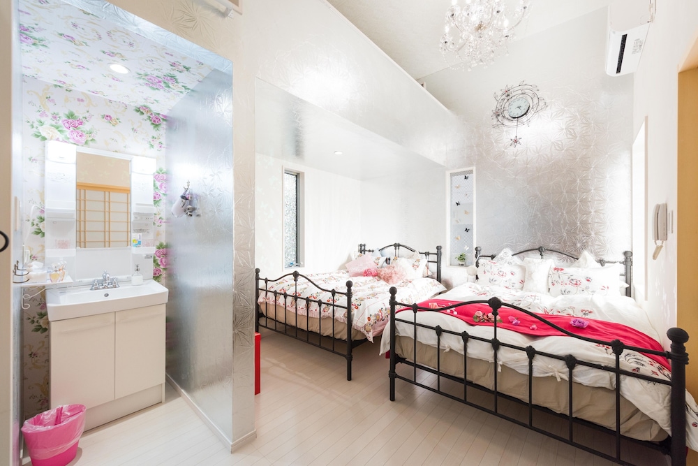 PAPILLON PARADIS NISHI-SHINJUKU 東京