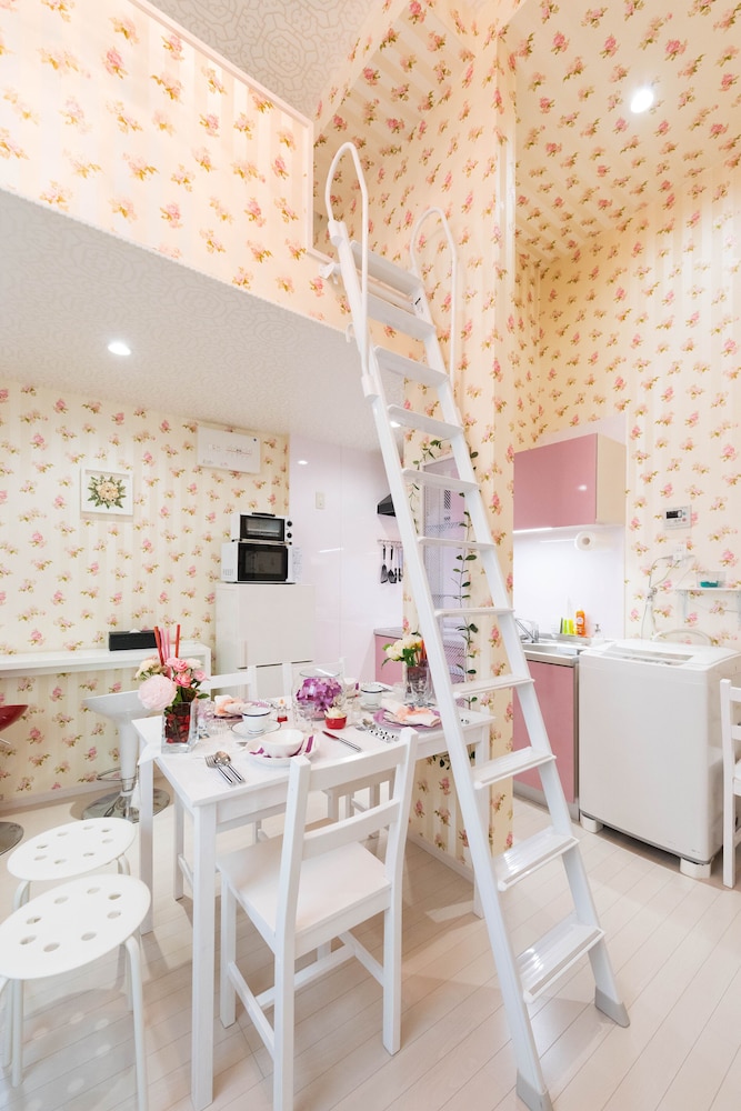 PAPILLON PARADIS NISHI-SHINJUKU 東京