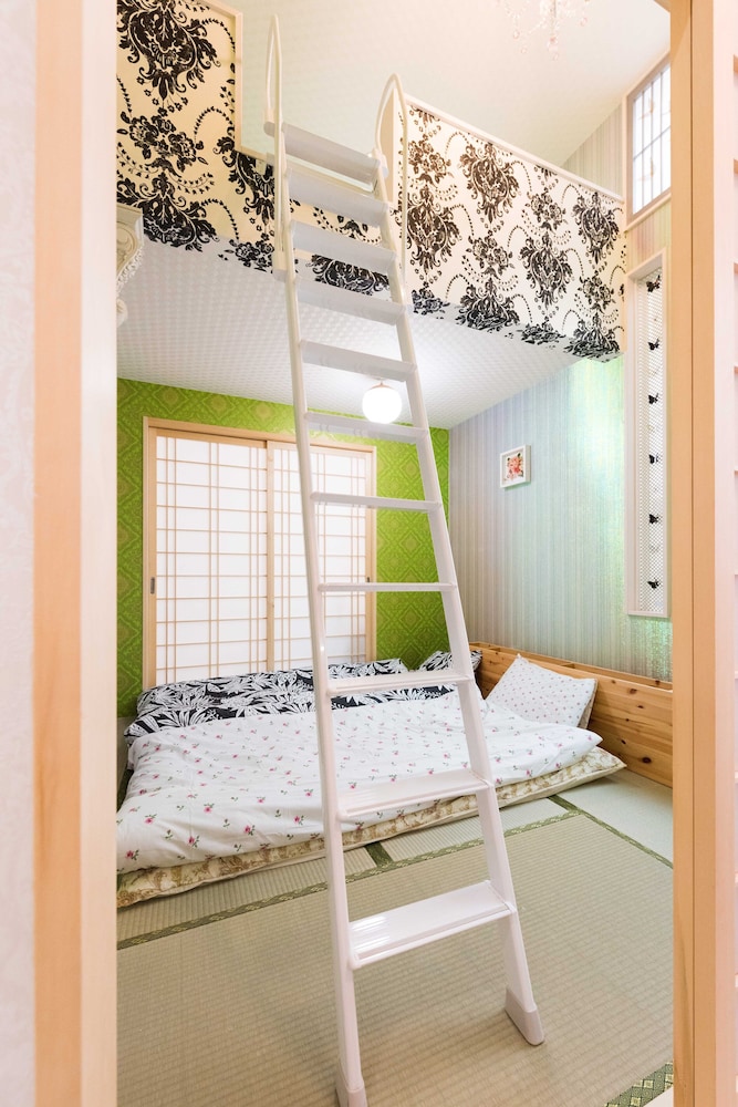 PAPILLON PARADIS NISHI-SHINJUKU 東京