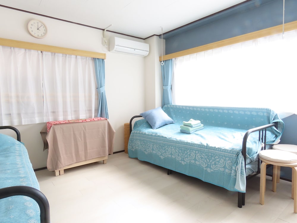 ROLANDS HOUSE 302 東京