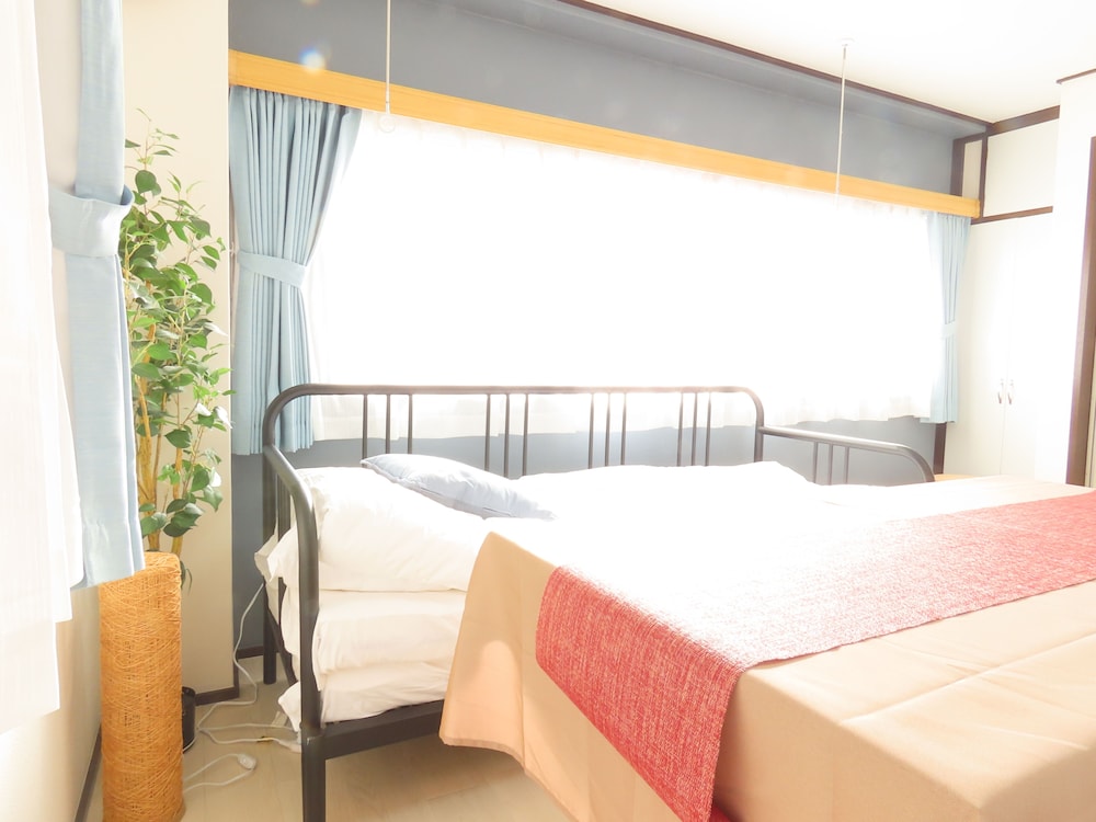 ROLANDS HOUSE 302 東京