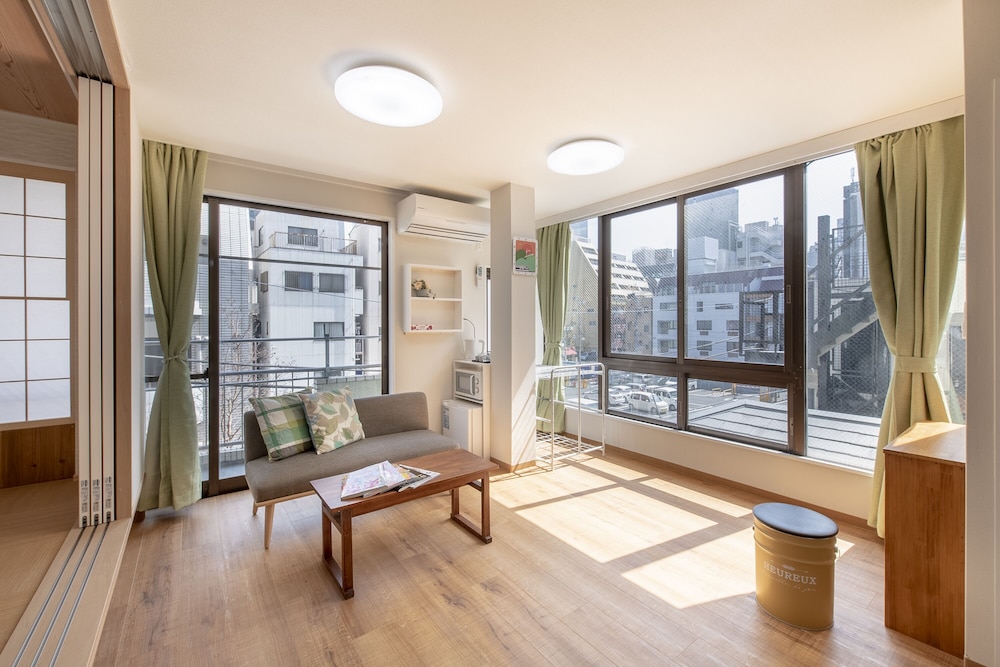 UHOME SUITE KIZUNA IKEBUKURO 東京