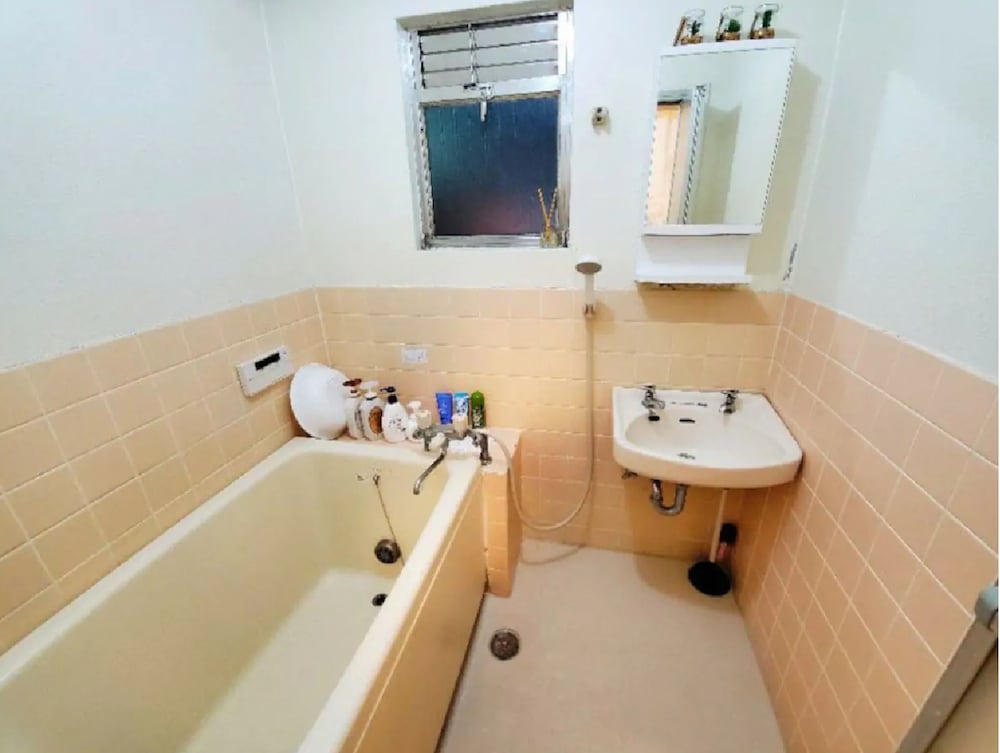 2 BED ROOM FLAT IN THE HEART OF TOKYO 東京