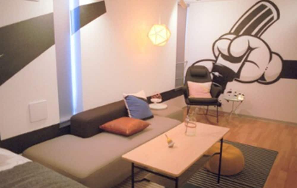 AOCA SANNO APARTMENT OF CONTEMPORARY ART 東京