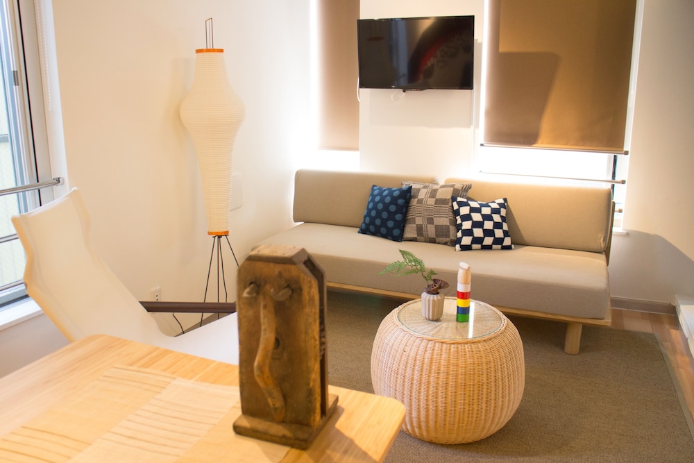 AOCA SANNO APARTMENT OF CONTEMPORARY ART 東京