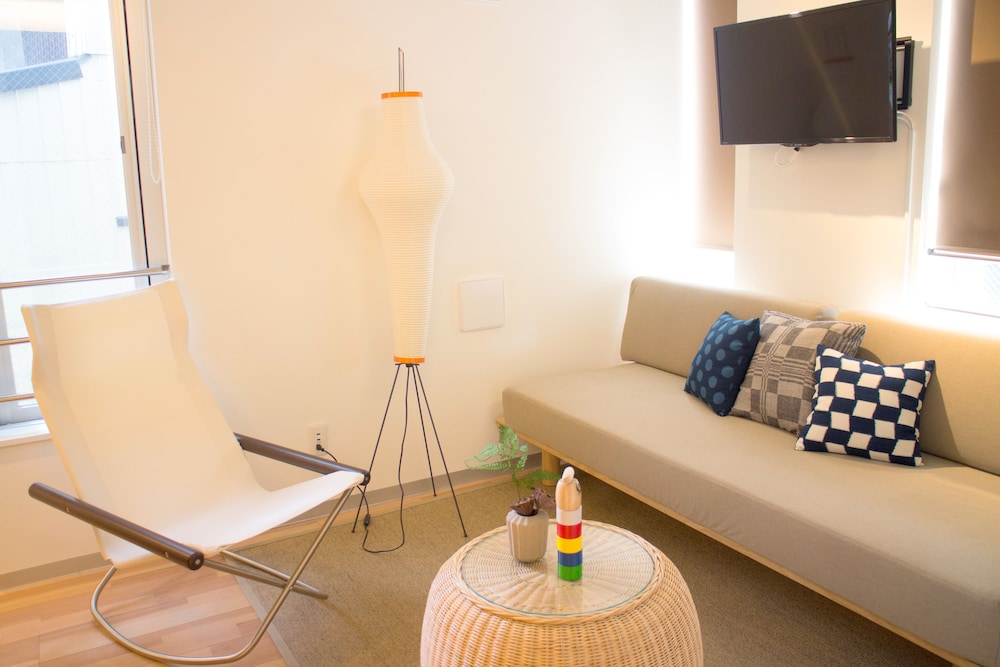 AOCA SANNO APARTMENT OF CONTEMPORARY ART 東京