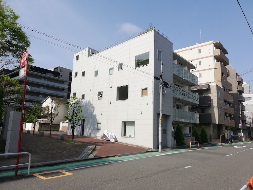 HIGASHI-GOKENCHO M-BUILDING 2F 東京