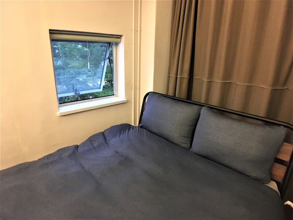 HIGASHI-GOKENCHO M-BUILDING 2F 東京