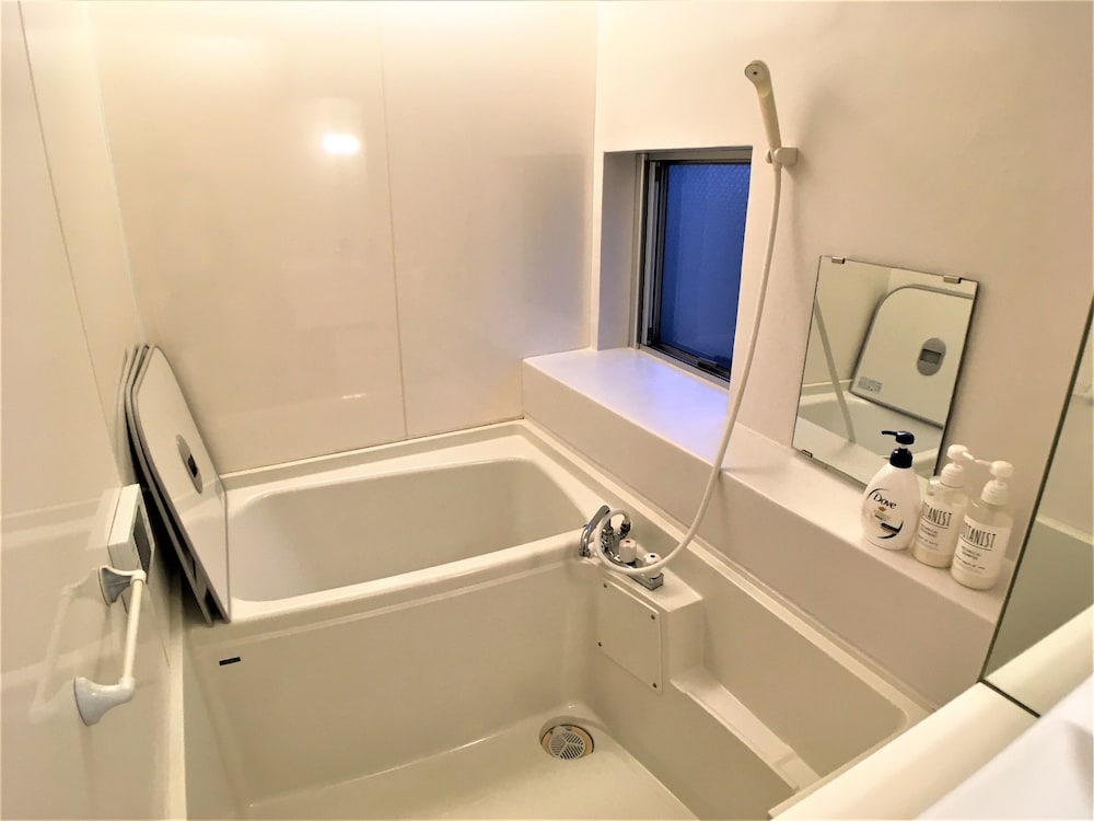 HIGASHI-GOKENCHO M-BUILDING 2F 東京