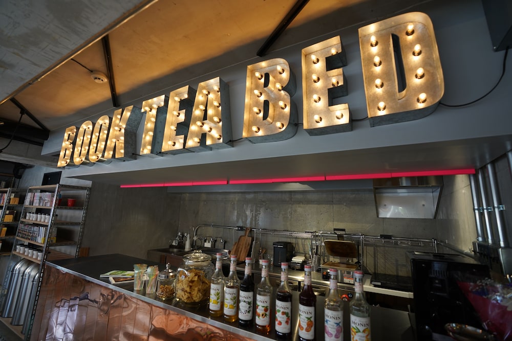 BOOK TEA BED 新宿御苑 東京