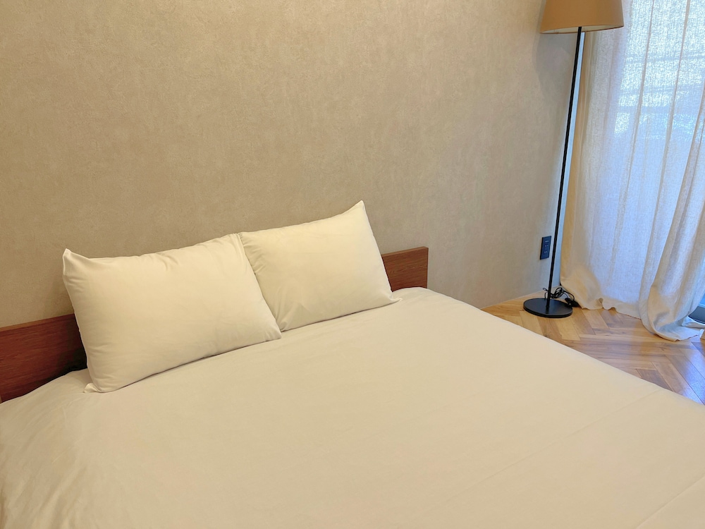 BOOK TEA BED 新宿御苑 東京