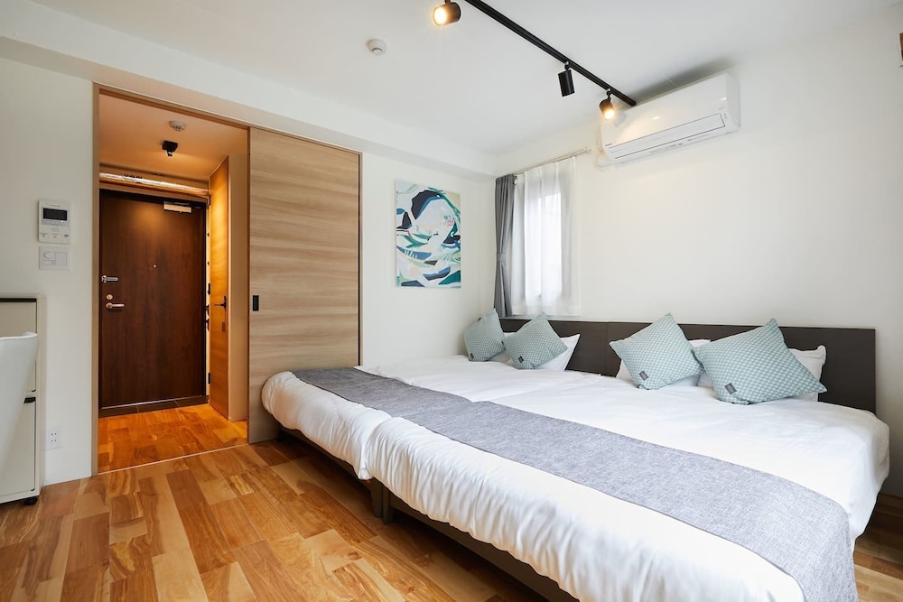 A1 MAISON PHILLIPPE SHITAYA 101 東京