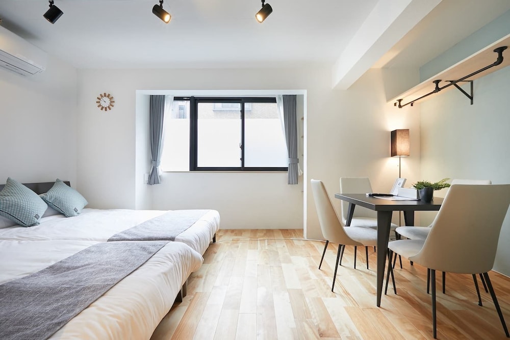 A1 MAISON PHILLIPPE SHITAYA 101 東京