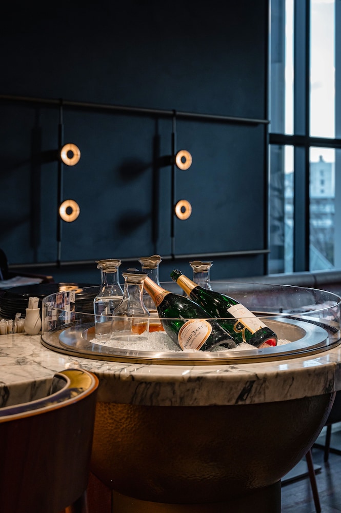 キンプトン新宿東京 バイ IHG 東京