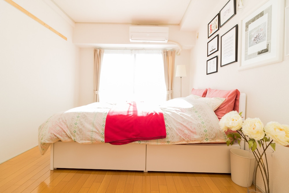 LIONS APARTMENT SHINJUKU GYOEN 1002 東京