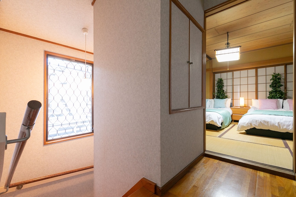 SHINJUKU JAPANESE-STYLE TWO STOREY HOUSE 東京